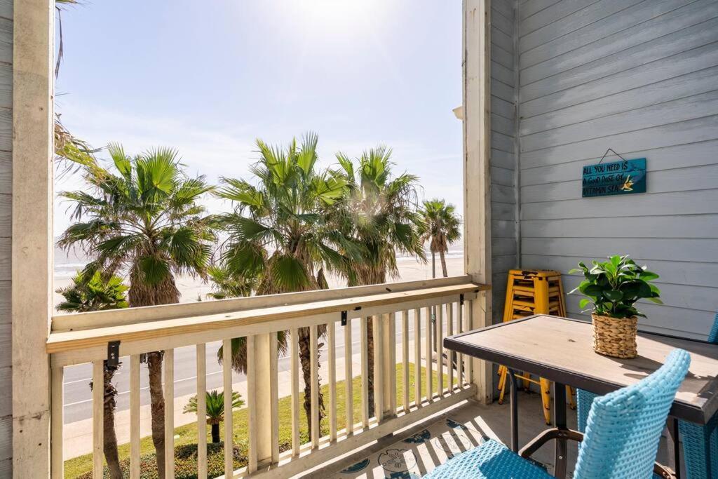Appartamento Oceanfront At The Dawns Galveston Esterno foto